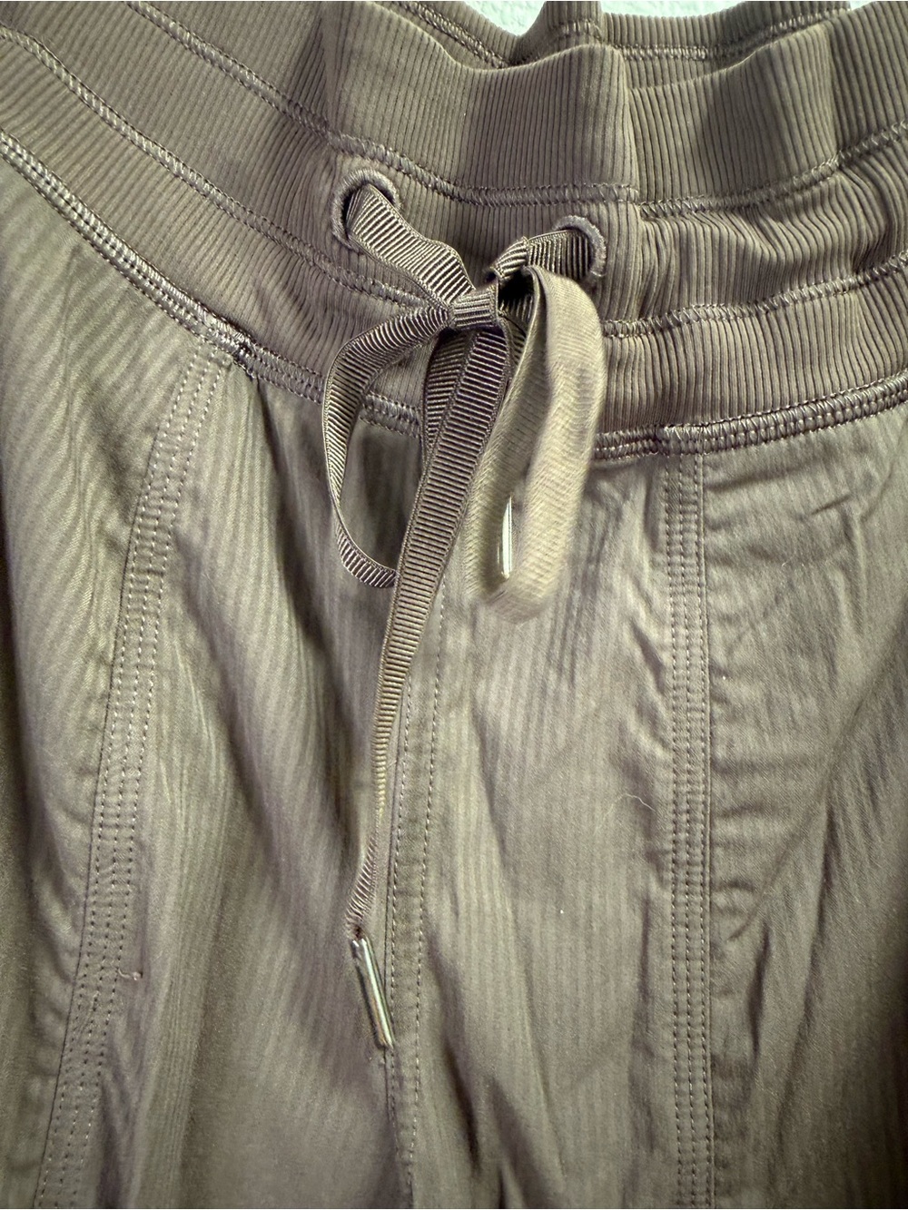 lululemon dance estudio 32” women size 10 Wide-Leg Drawstring Pants — Brown - Picture 5 of 11